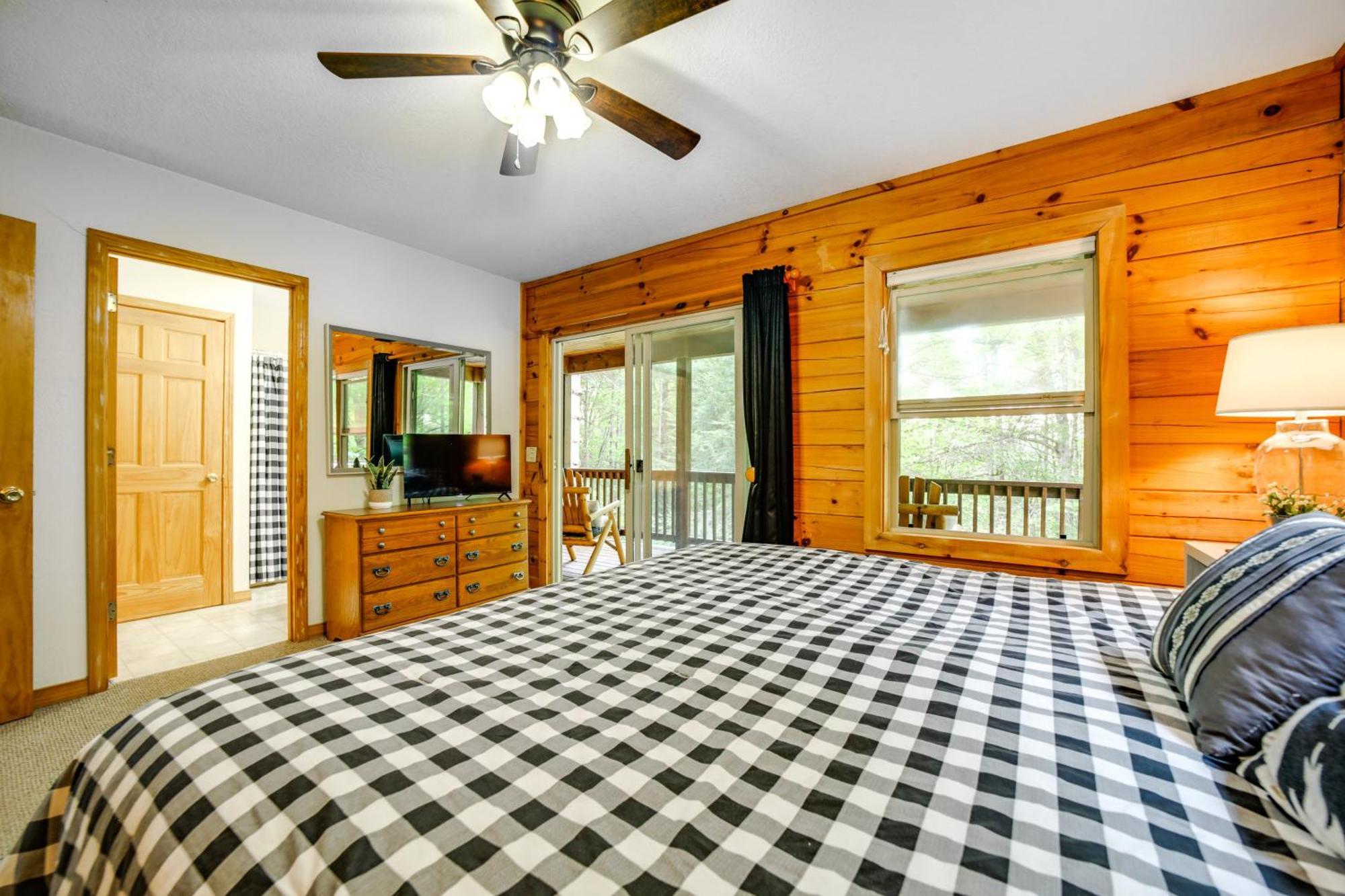 Peaceful Smoky Mountain Cabin With Deck And Fire Pit! Waynesville Kültér fotó