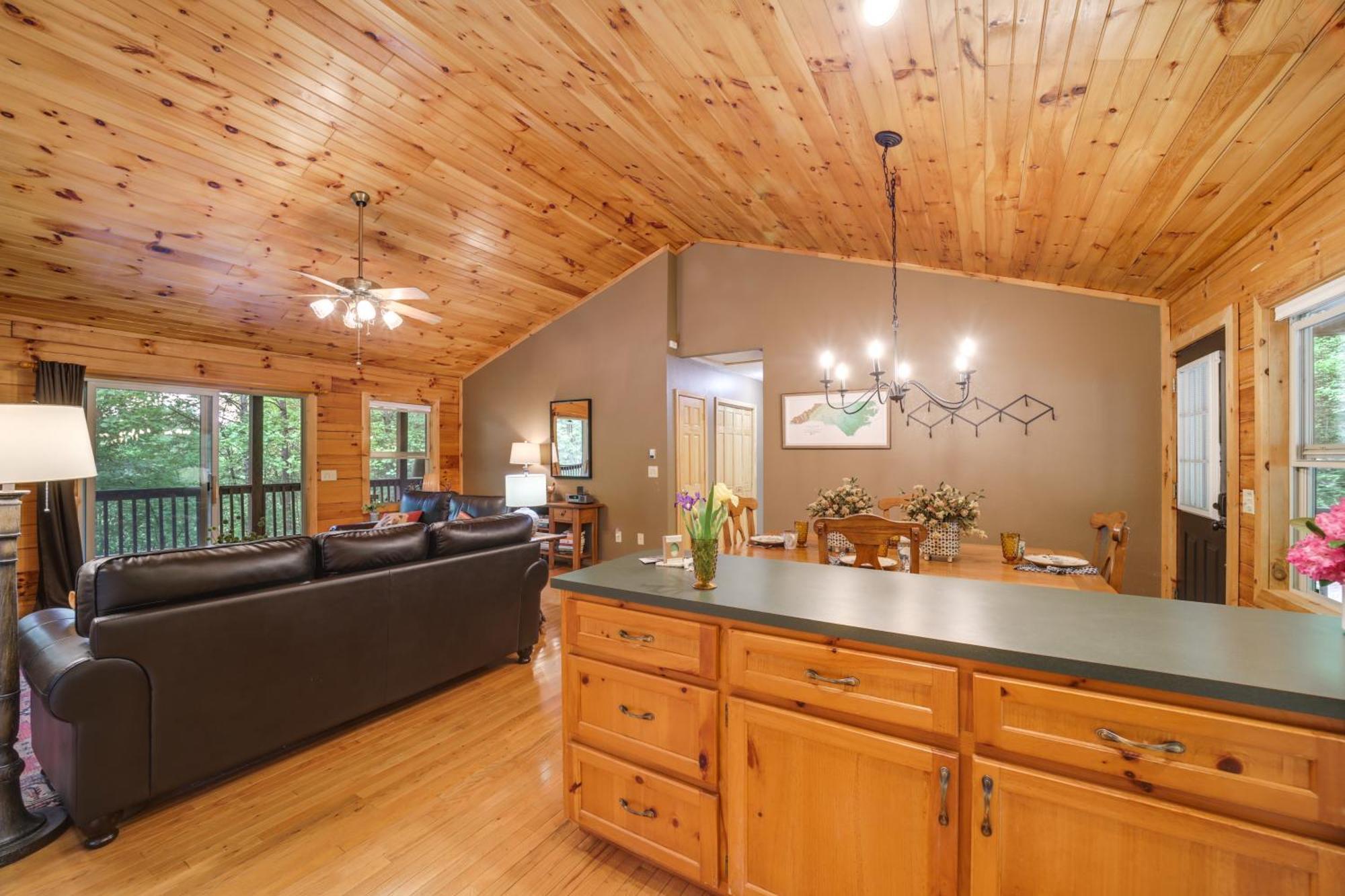 Peaceful Smoky Mountain Cabin With Deck And Fire Pit! Waynesville Kültér fotó