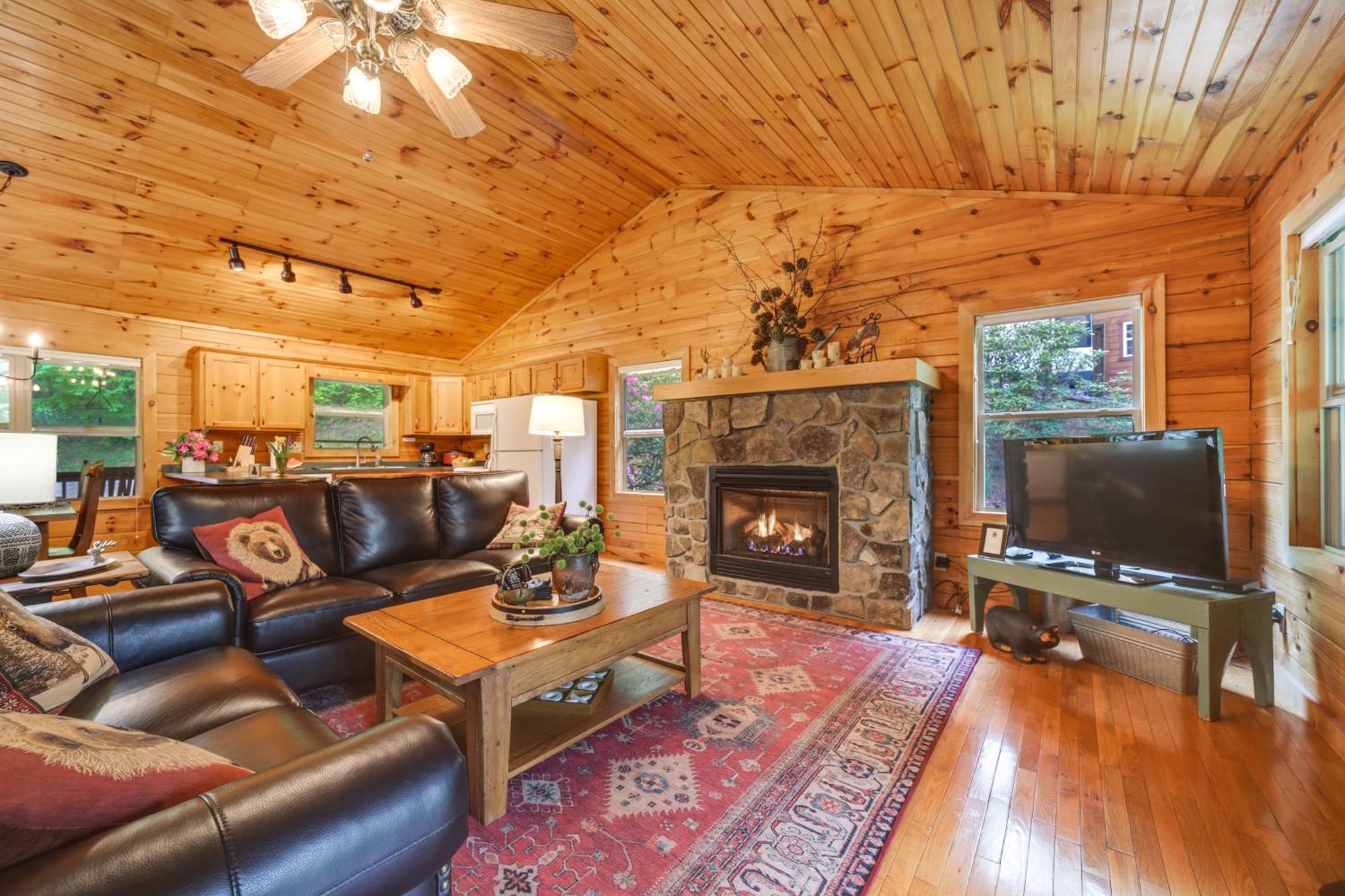 Peaceful Smoky Mountain Cabin With Deck And Fire Pit! Waynesville Kültér fotó