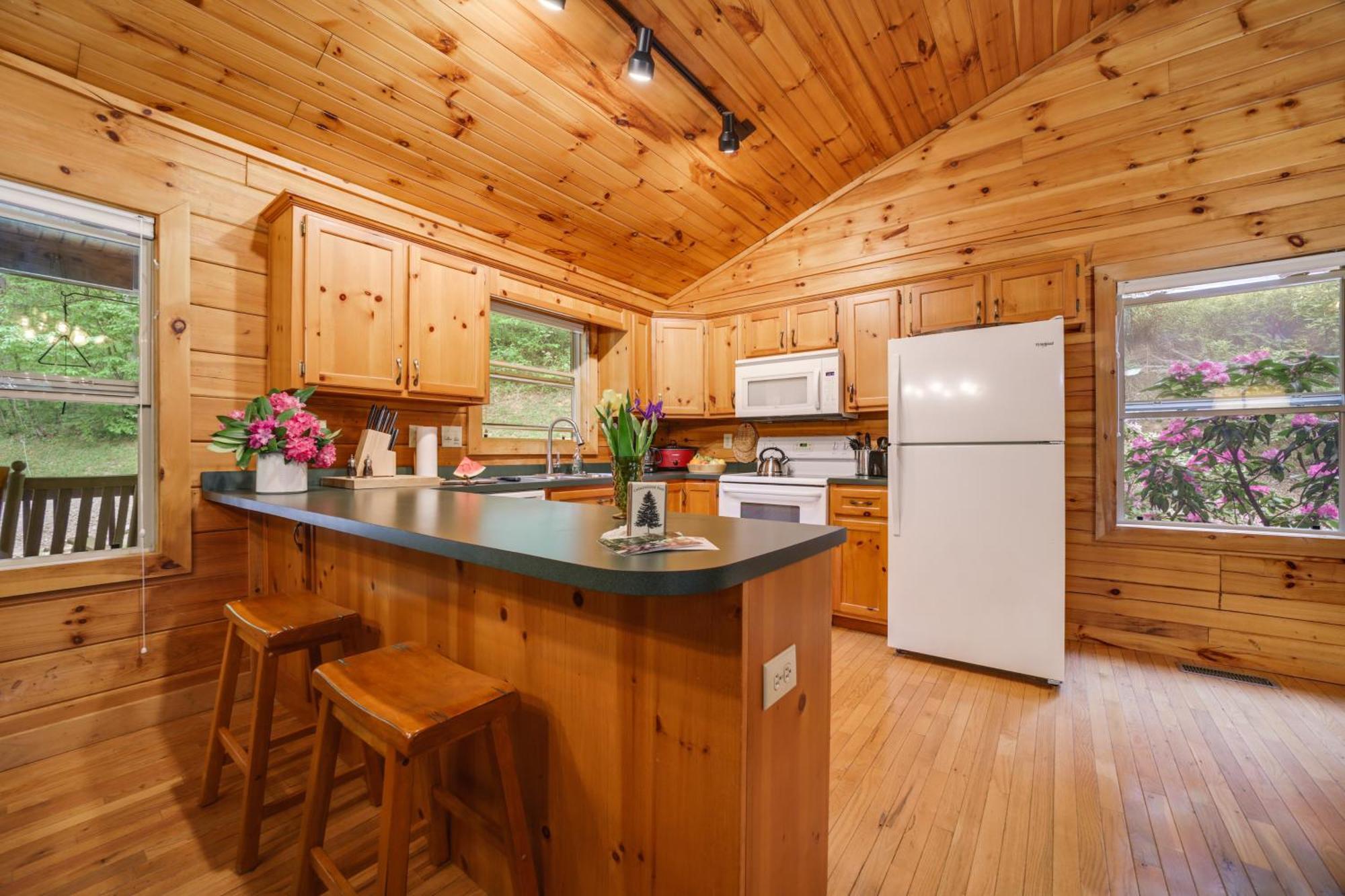 Peaceful Smoky Mountain Cabin With Deck And Fire Pit! Waynesville Kültér fotó